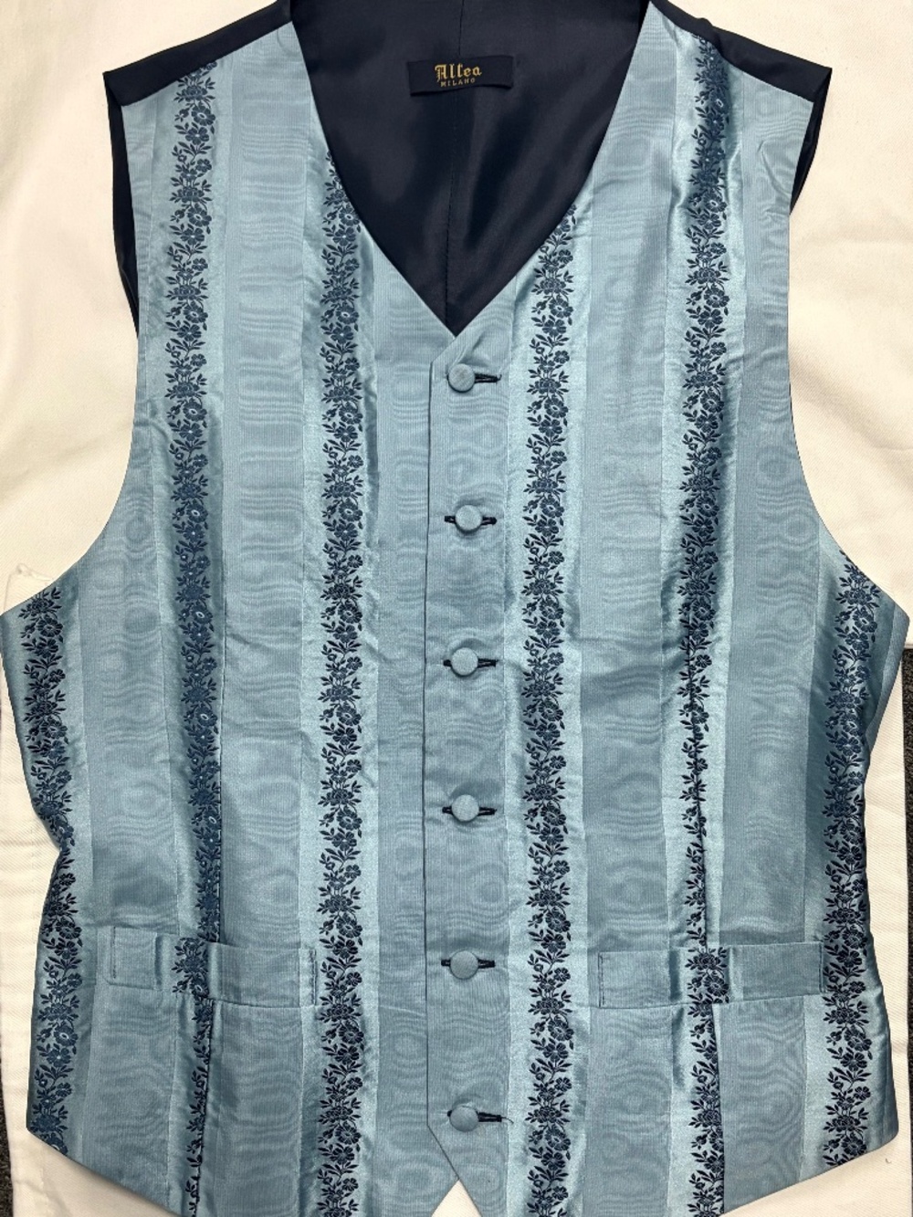 Men’s silk vest